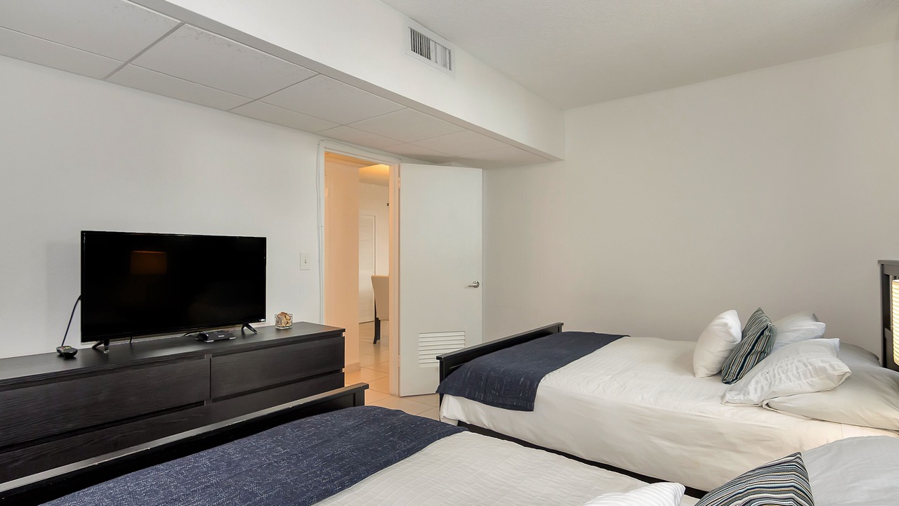 Photo of Bedroom in Hollywood South Central Beach