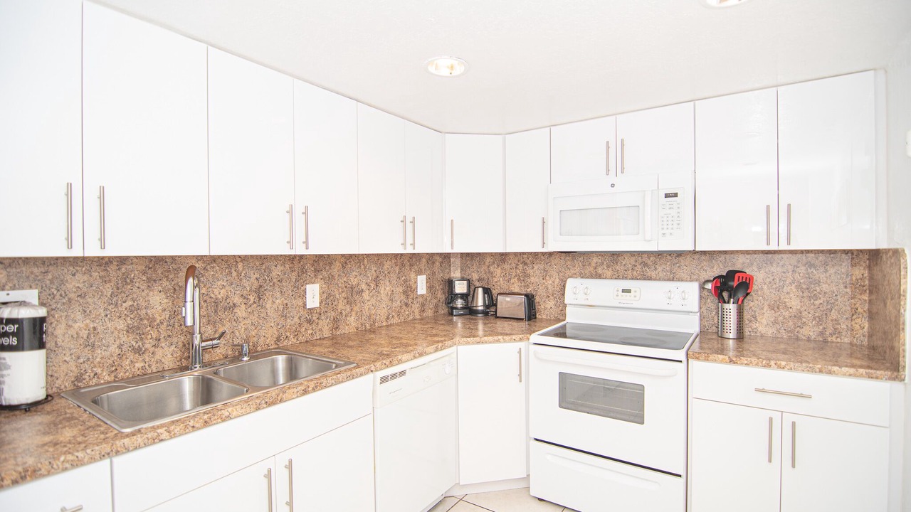 Photo of Kitchen in Hollywood South Central Beach