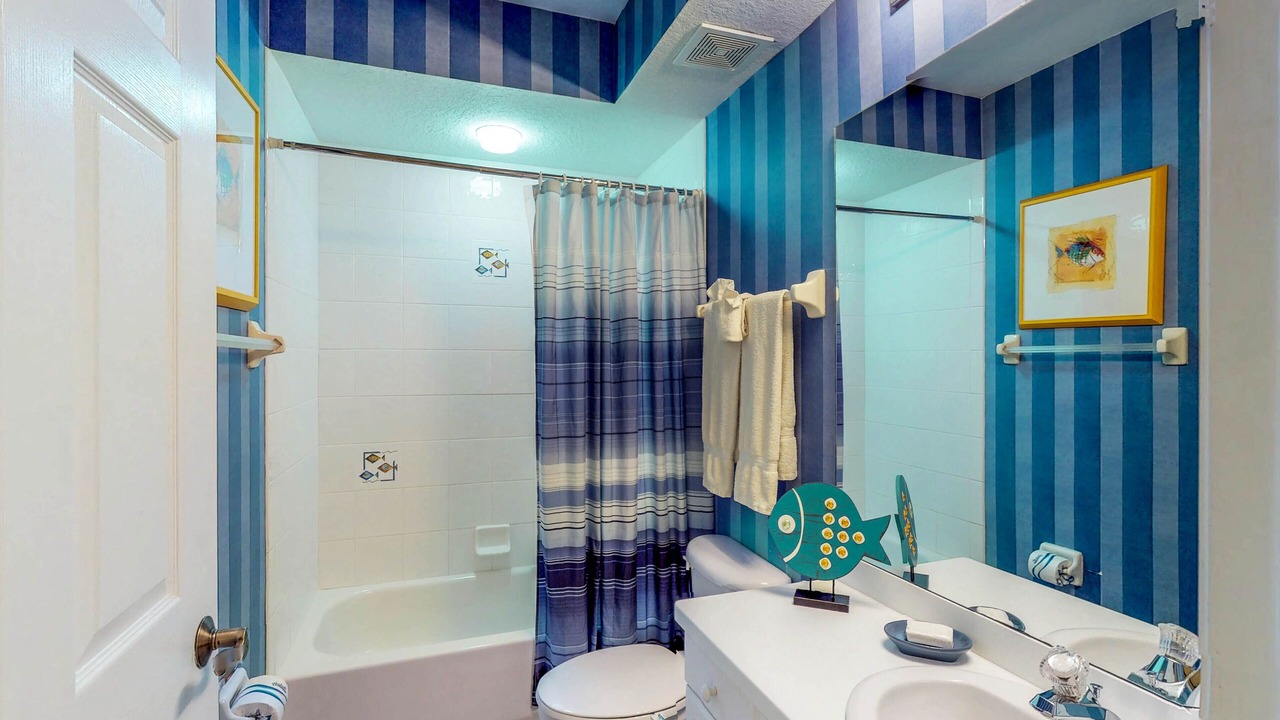 Photo of Bathroom in Independence Square