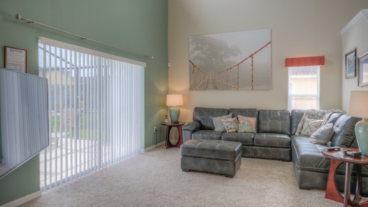 Photo of Livingroom in Lake Wilson Preserve