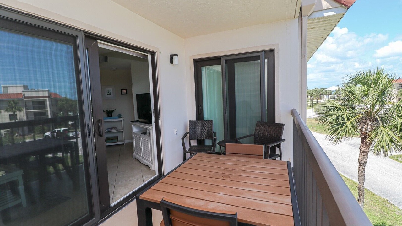 Photo of Patio Balcony in Butler Beach
