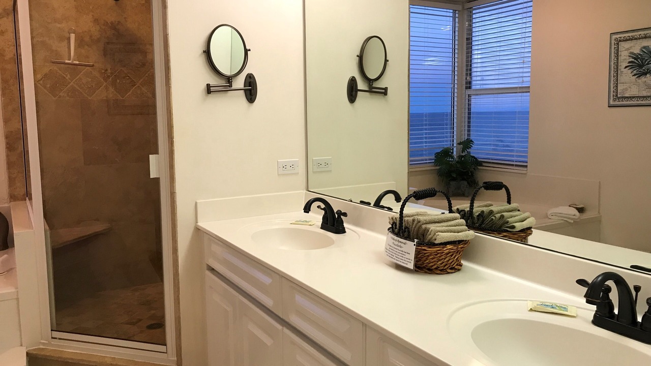 Photo of Bathroom in Navarre Beach