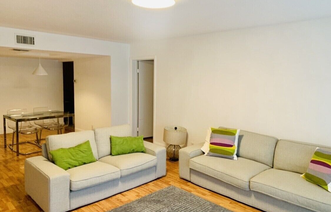 Photo of Livingroom in Weston