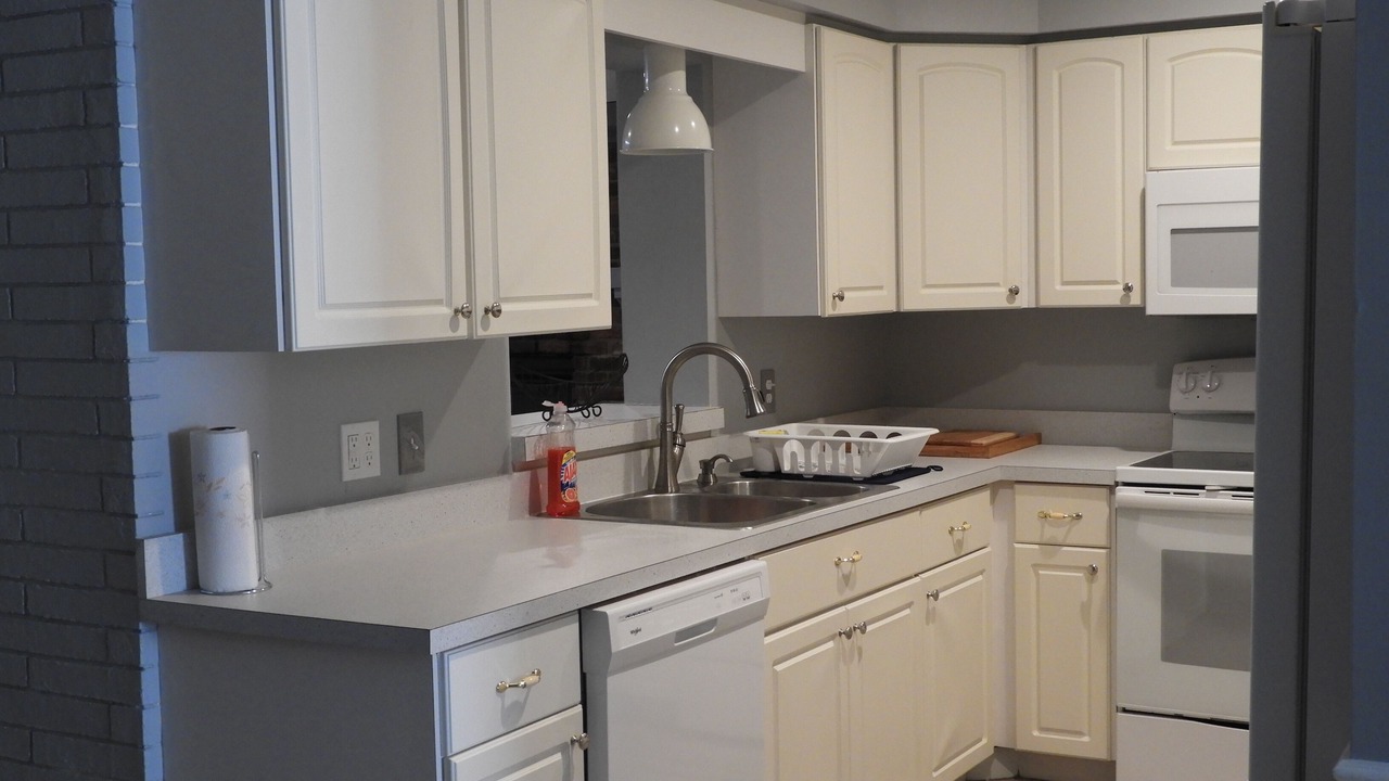 Photo of Kitchen in Bearss Plaza
