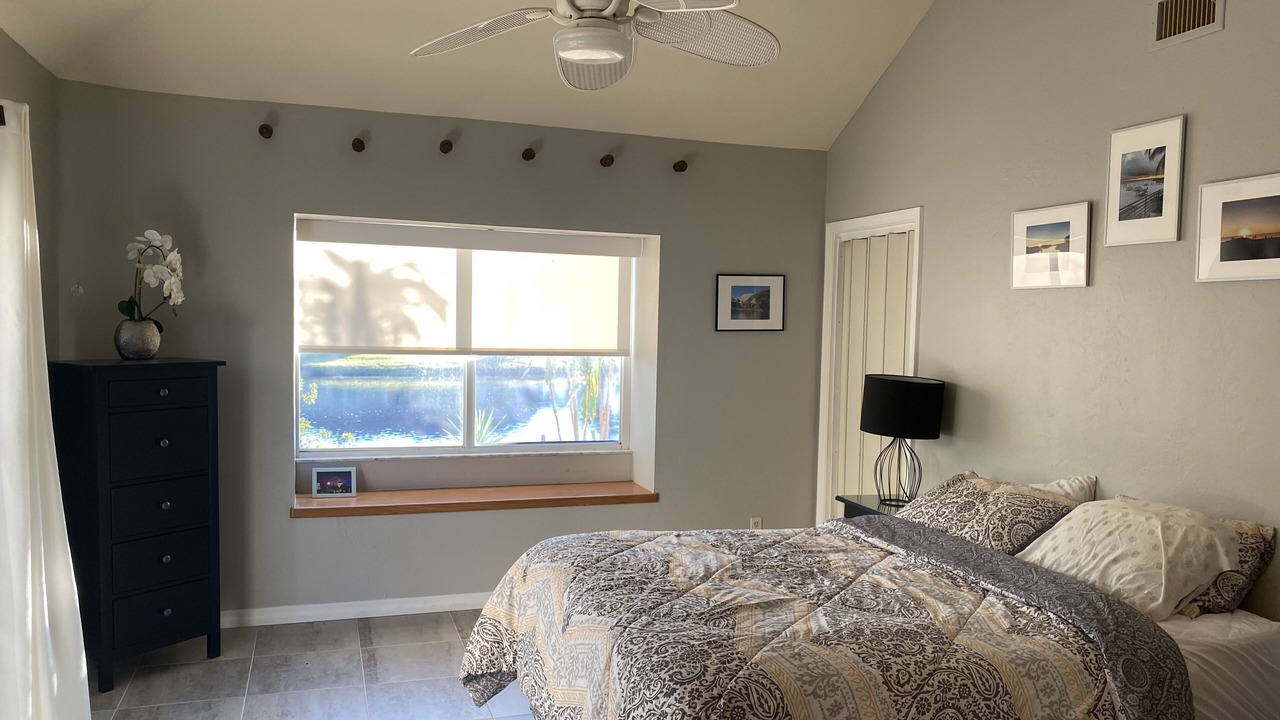 Photo of Bedroom in Bonita Shores