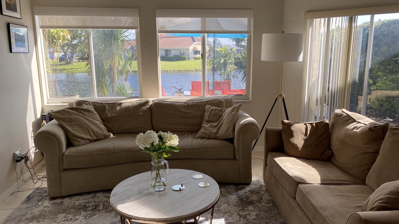 Photo of Livingroom in Bonita Shores