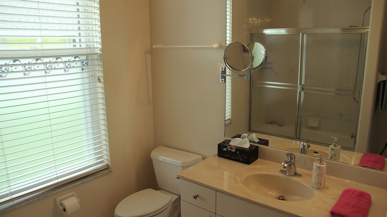 Photo of Bathroom in Pelican