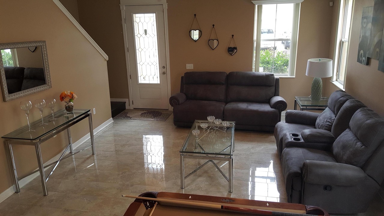 Photo of Livingroom in Windwood Bay