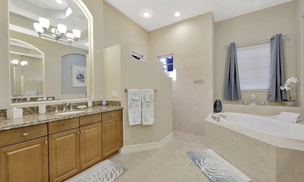 Photo of Bathroom in Naples