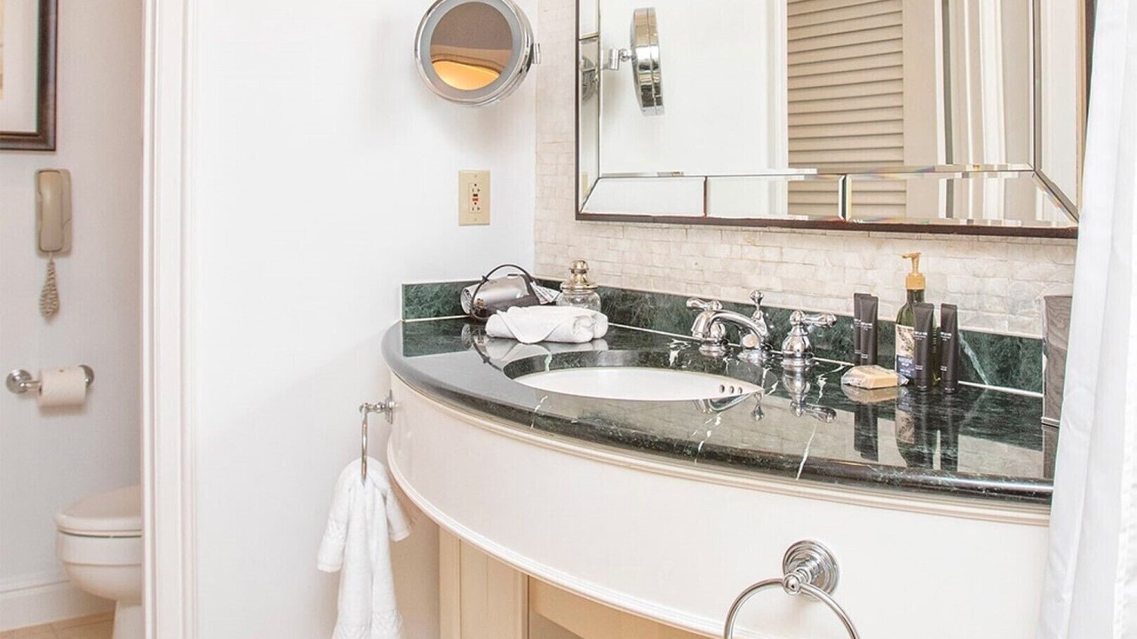 Photo of Bathroom in Key Biscayne