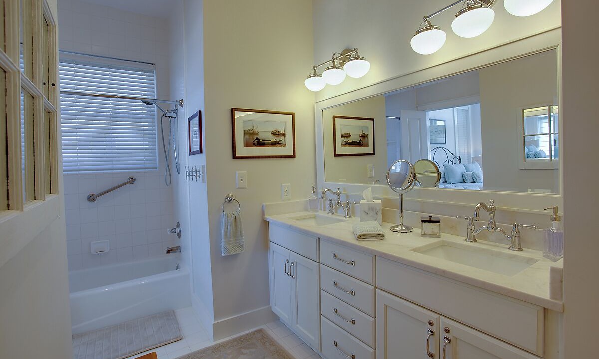 Photo of Bathroom in East End