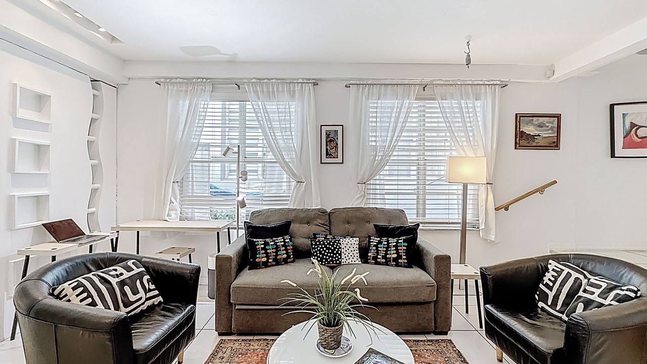 Photo of Bedroom in Mid Beach