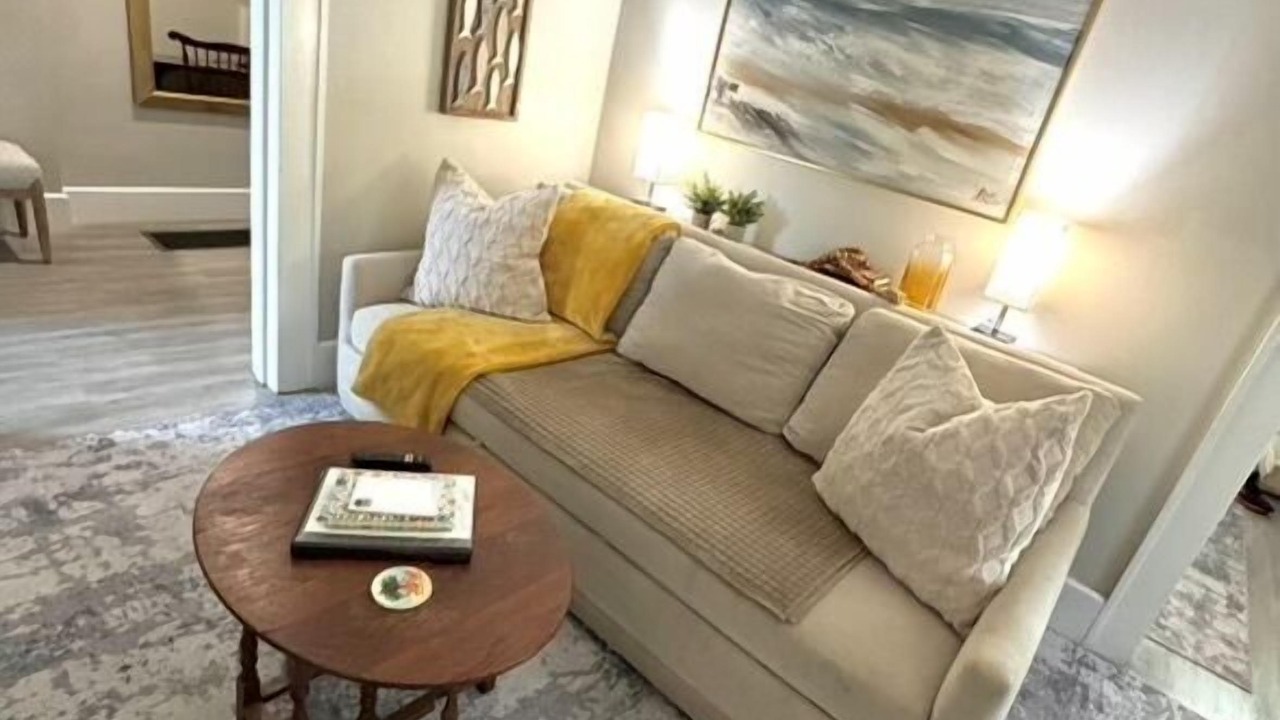 Photo of Livingroom in Crescent Lake