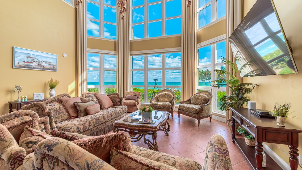 Photo of Livingroom in Jensen Beach