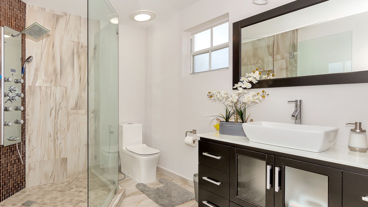 Photo of Bathroom in Cutler Bay