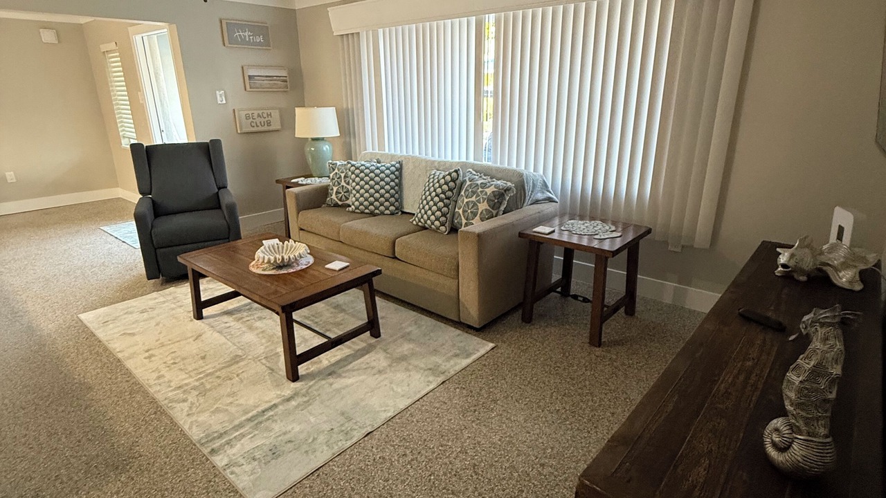 Photo of Livingroom in Redington Beach