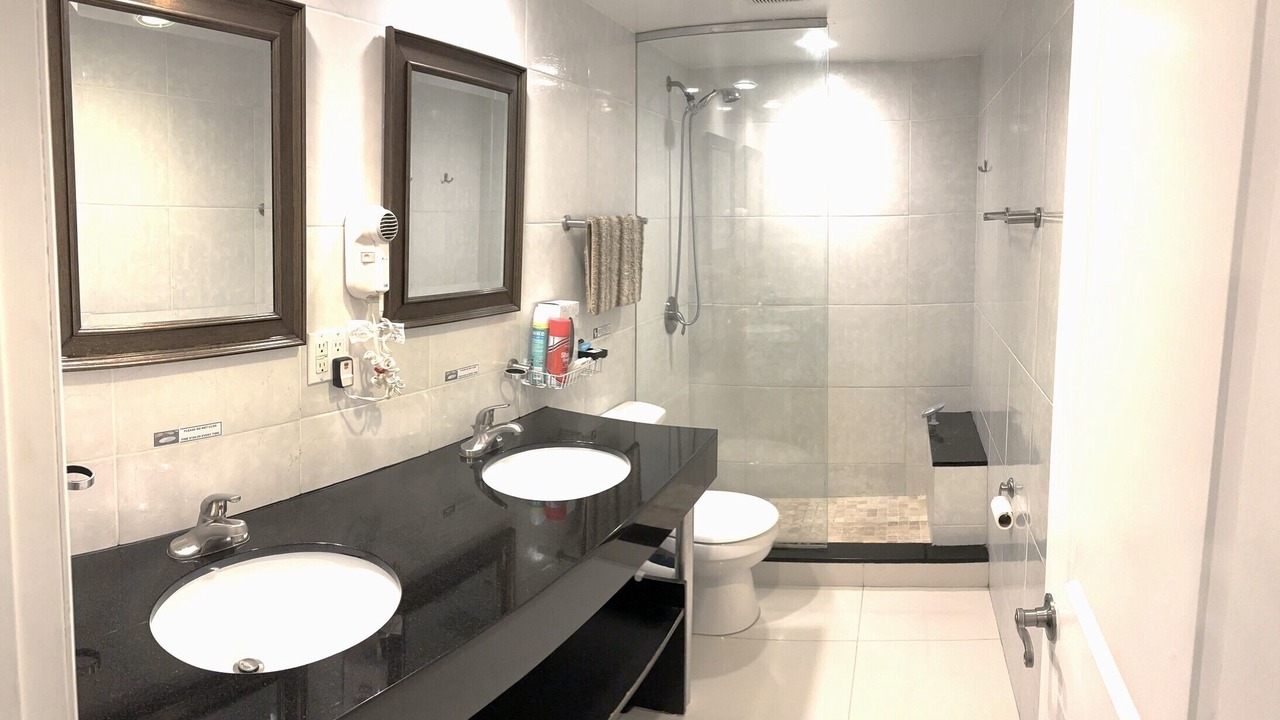 Photo of Bathroom in Galt Mile