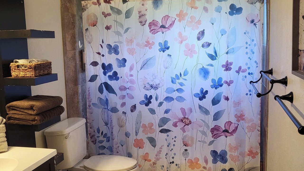 Photo of Bathroom in Limona Improvement