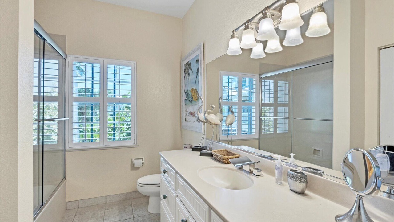 Photo of Bathroom in Palm Island