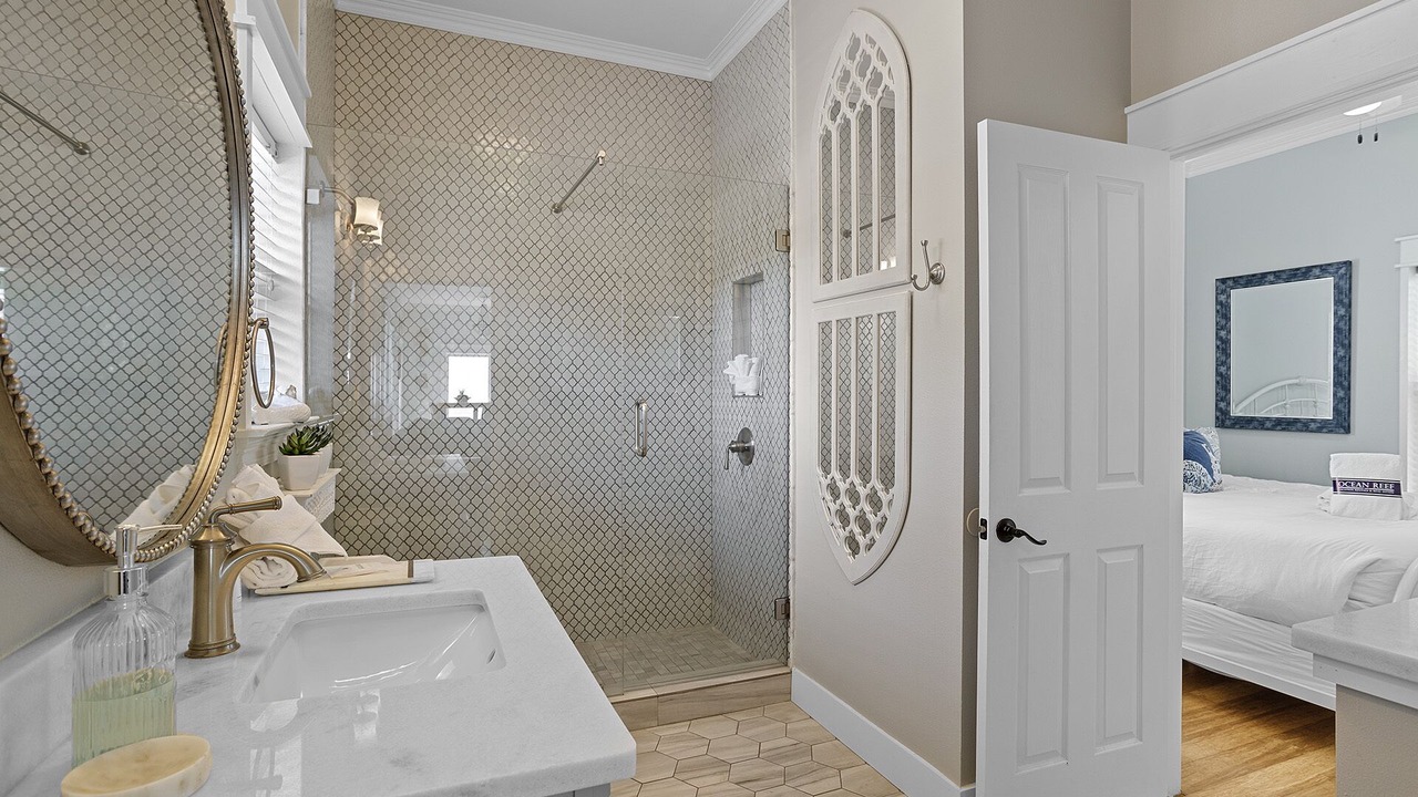 Photo of Bathroom in Crystal Shores