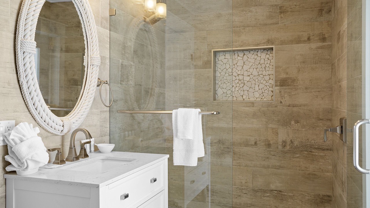 Photo of Bathroom in Crystal Shores