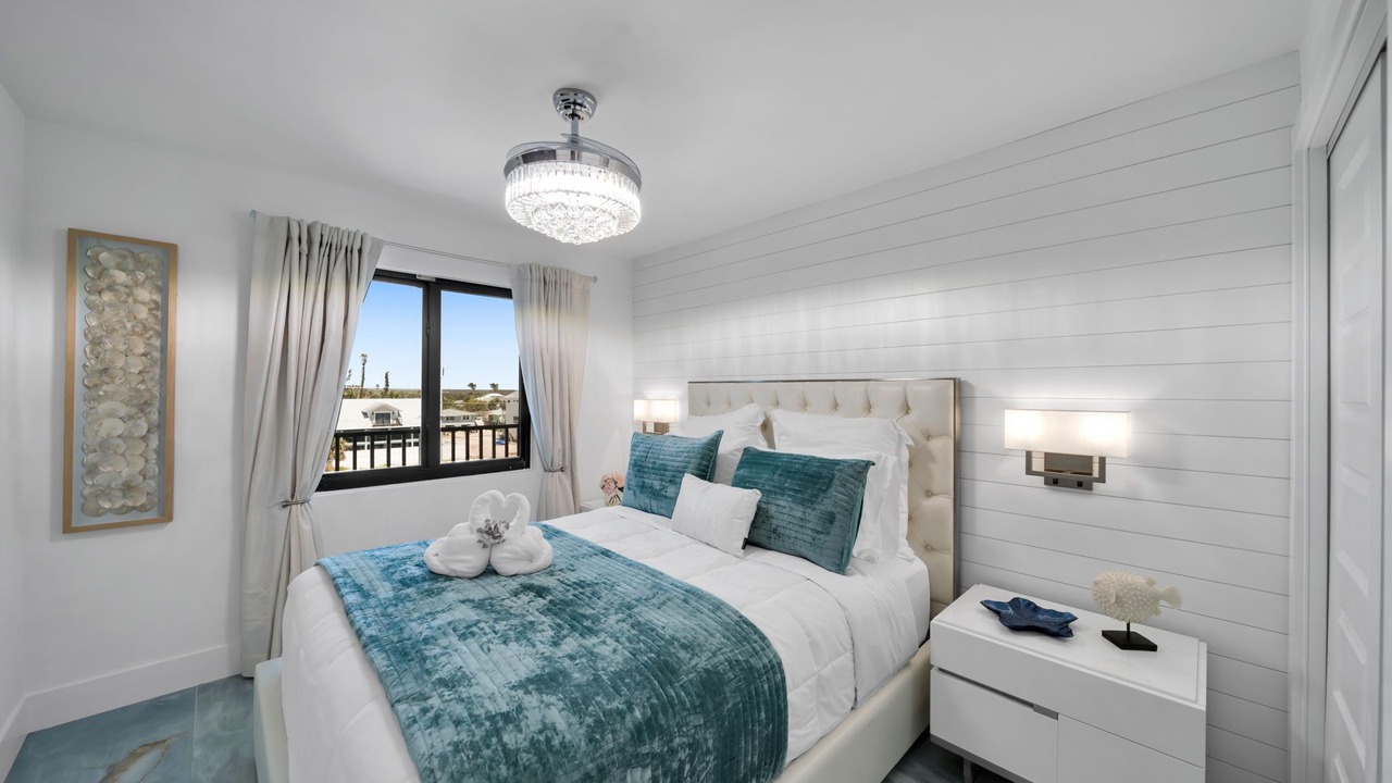 Photo of Bedroom in Mid Island