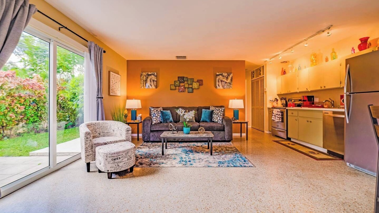 Photo of Livingroom in Poinsettia Heights