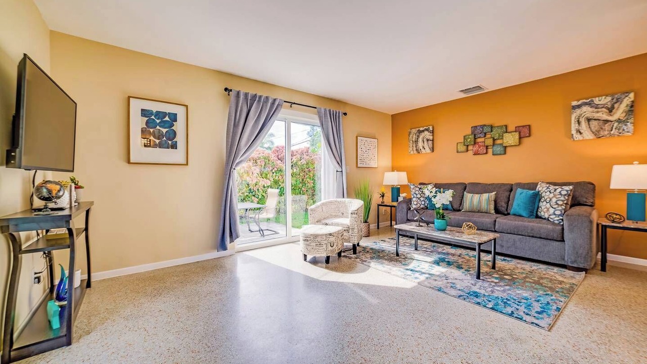 Photo of Livingroom in Poinsettia Heights
