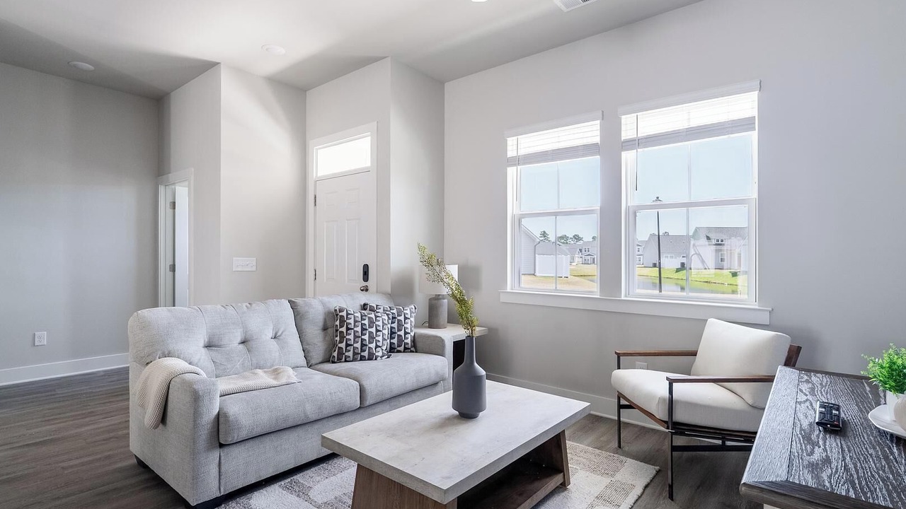 Photo of Livingroom in Longs