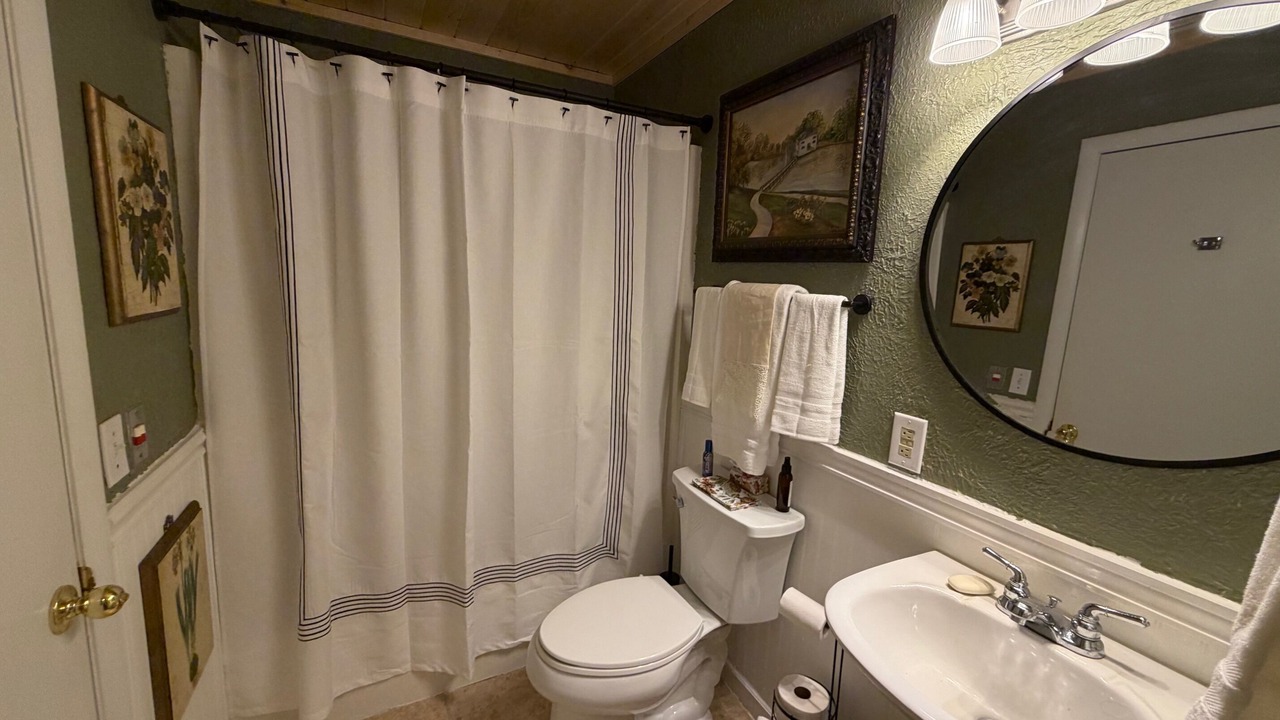 Photo of Bathroom in Sky Valley