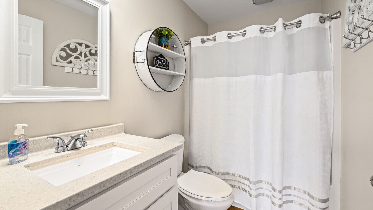 Photo of Bathroom in La Follette