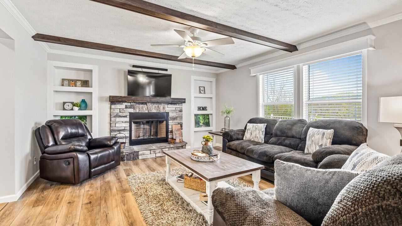 Photo of Livingroom in La Follette