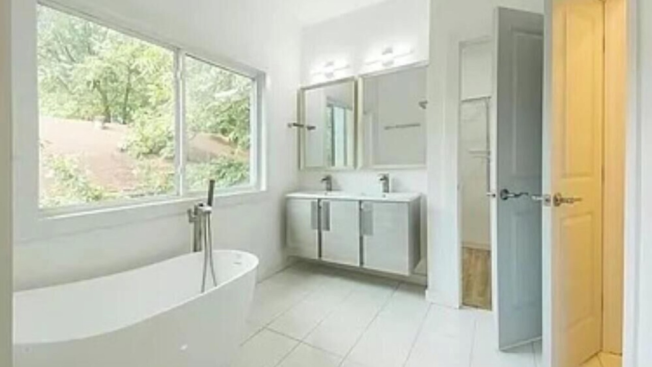 Photo of Bathroom in Peoplestown