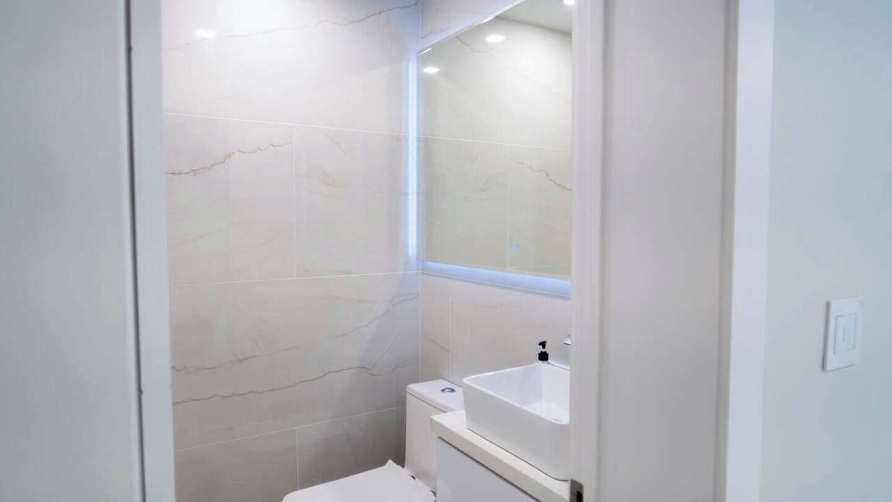 Photo of Bathroom in Kendale Lakes