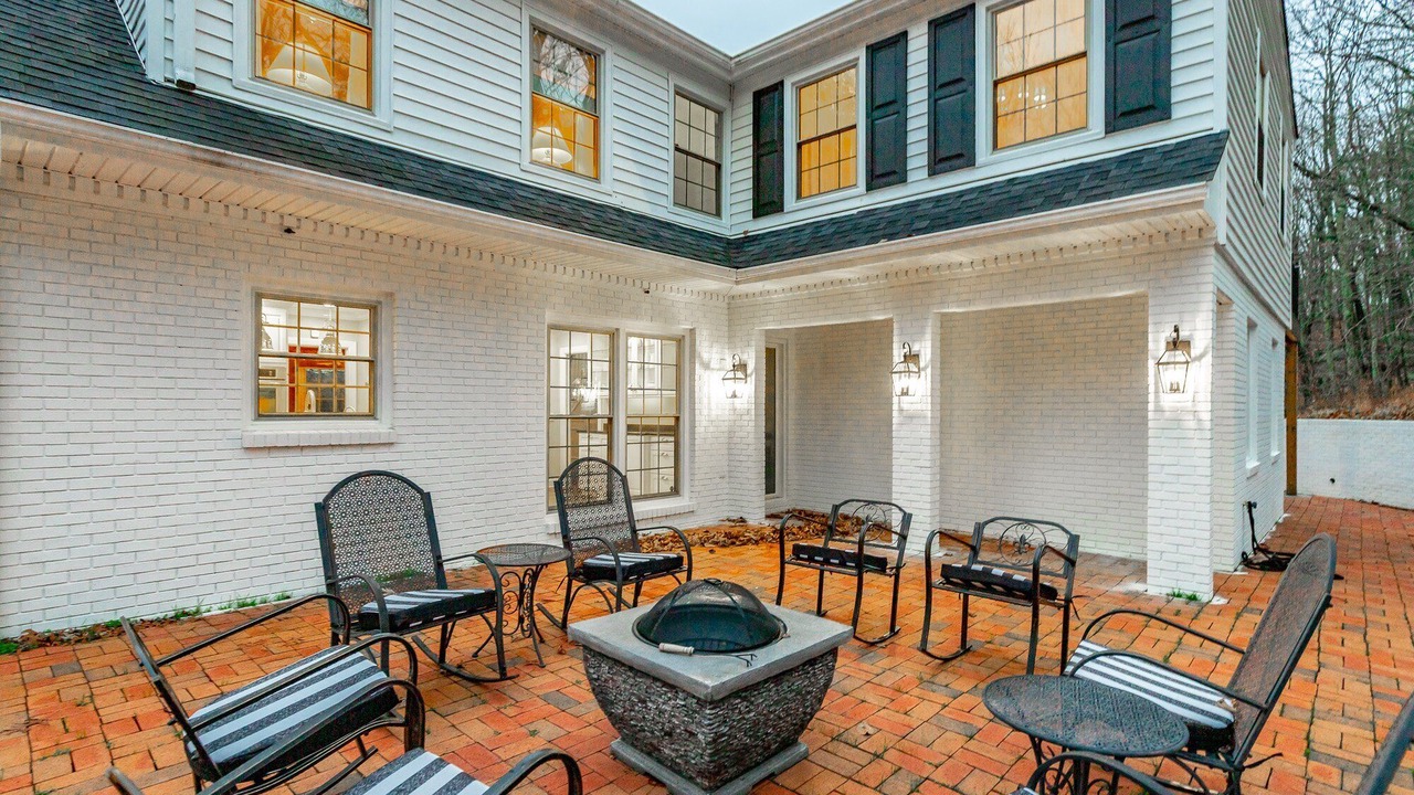 Photo of Patio Balcony in Lookout Valley Neighborhood Association