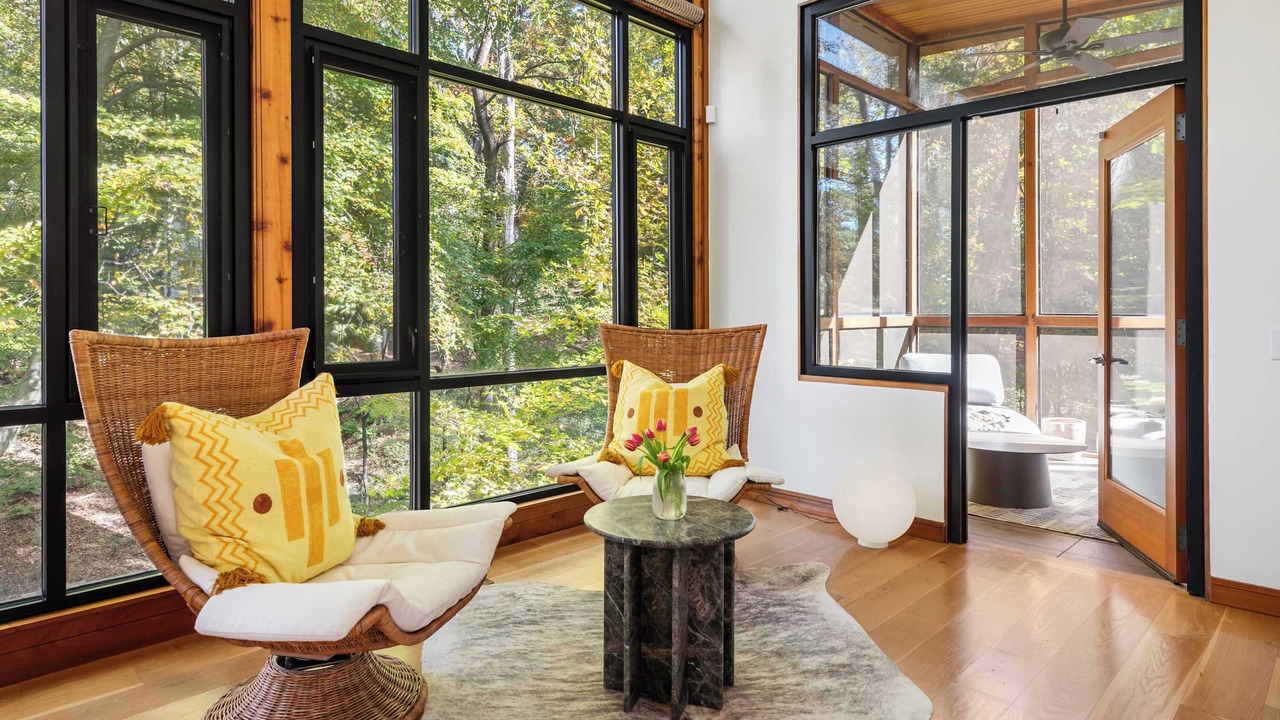 Photo of Livingroom in Lake Claire