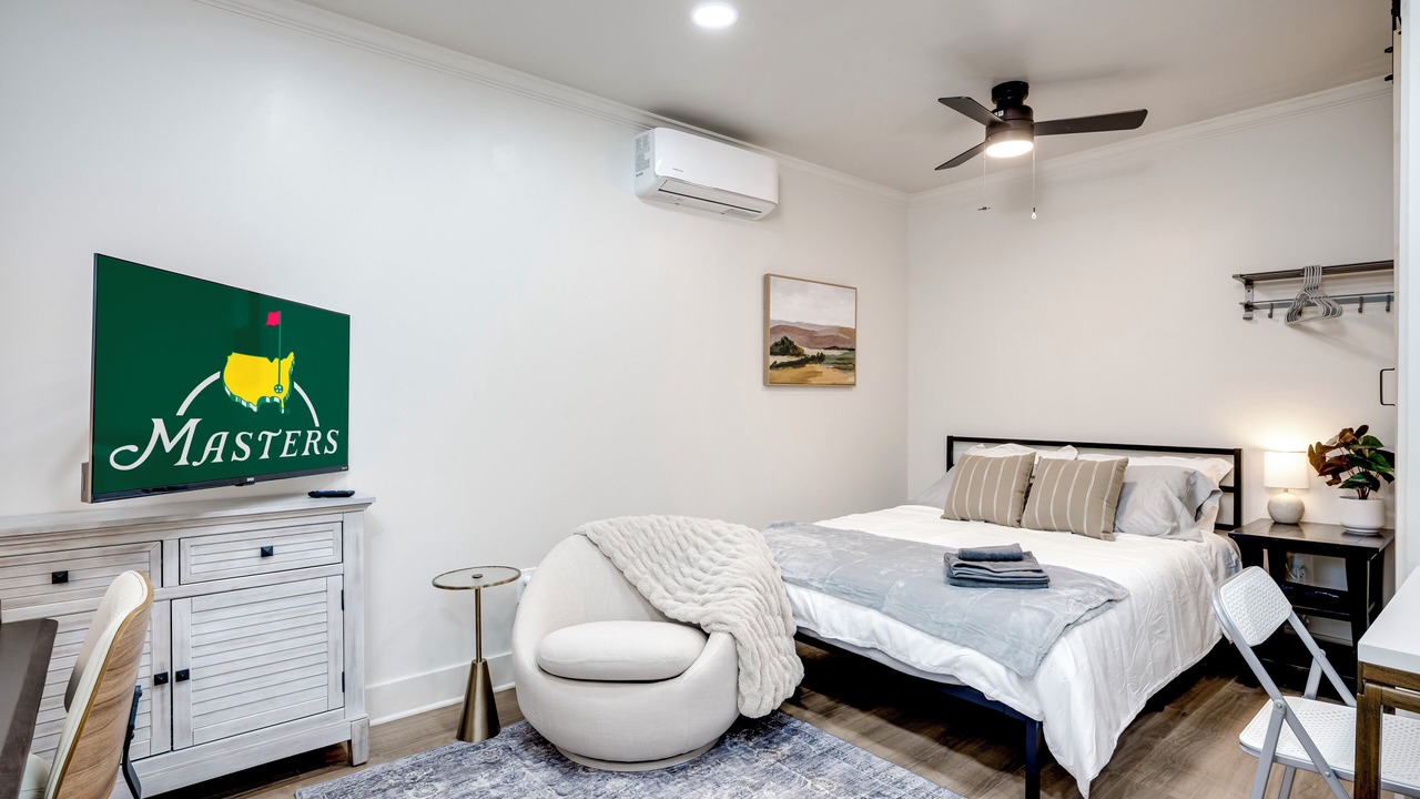 Photo of Bedroom in Midtown