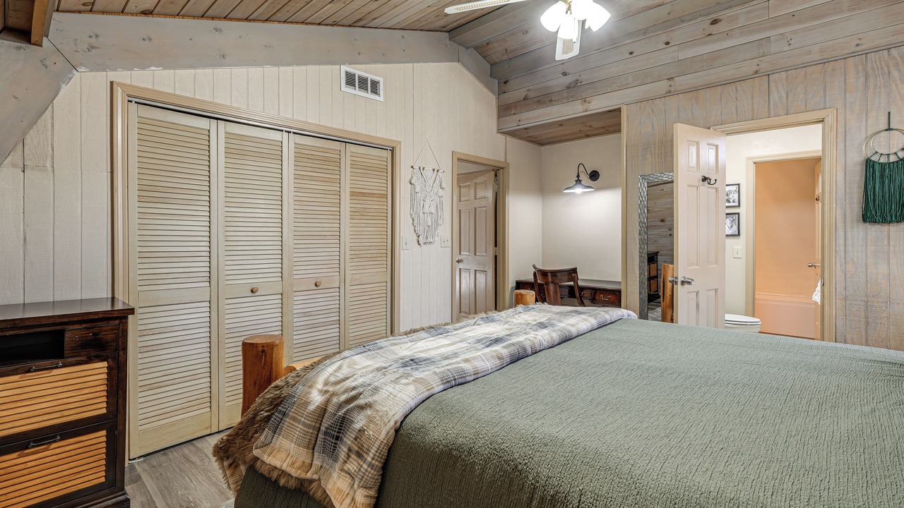 Photo of Bedroom in Blairsville