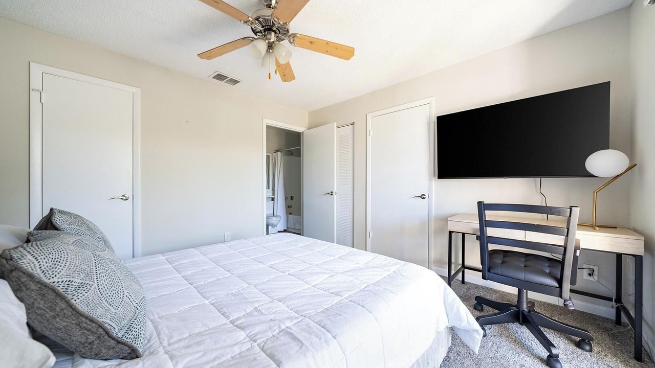 Photo of Bedroom in Interchange Square