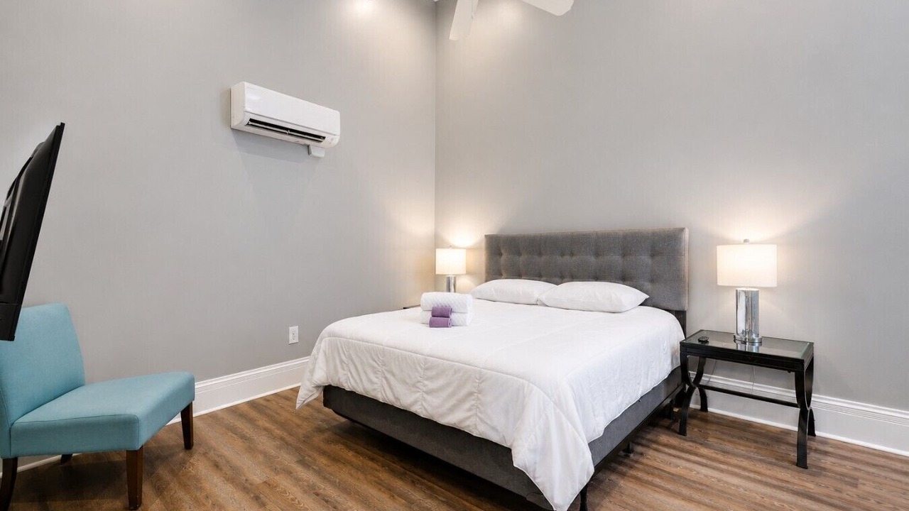 Photo of Bedroom in Historic Edgefield