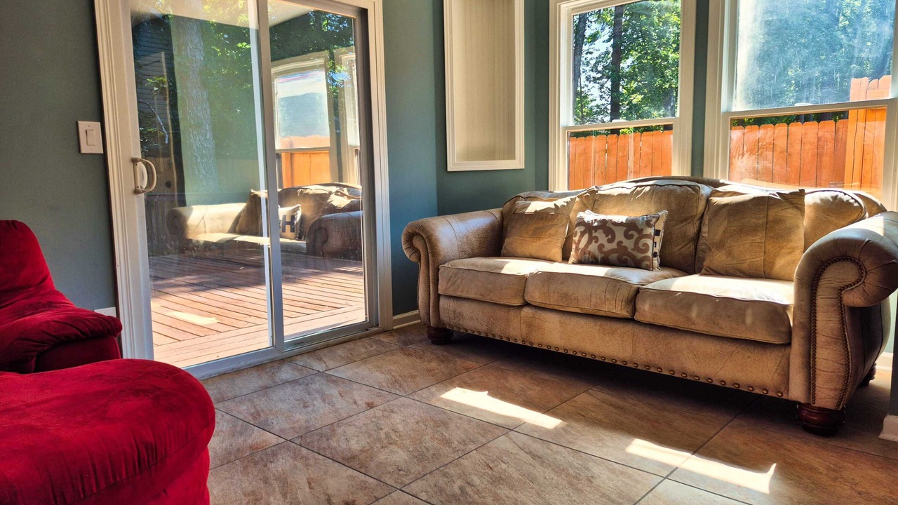 Photo of Livingroom in Stone Mountain