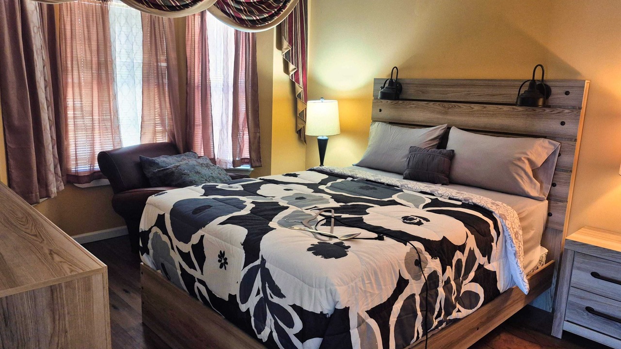Photo of Bedroom in Stone Mountain