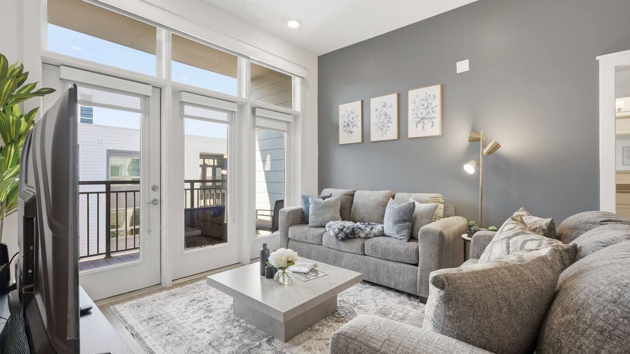 Photo of Livingroom in Second Ward