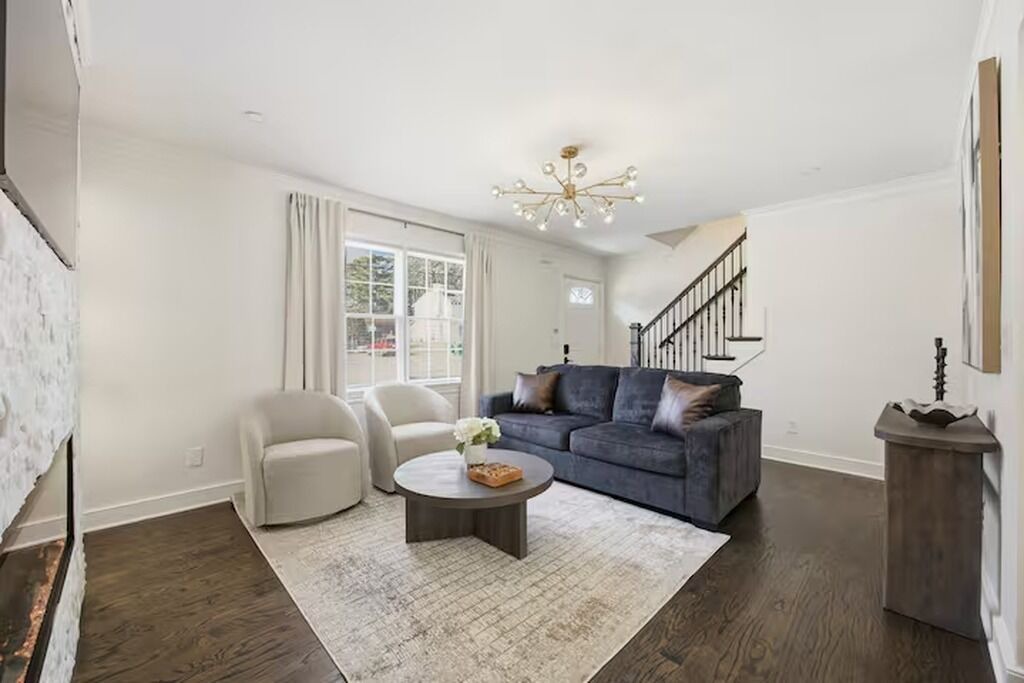 Photo of Livingroom in Tucker