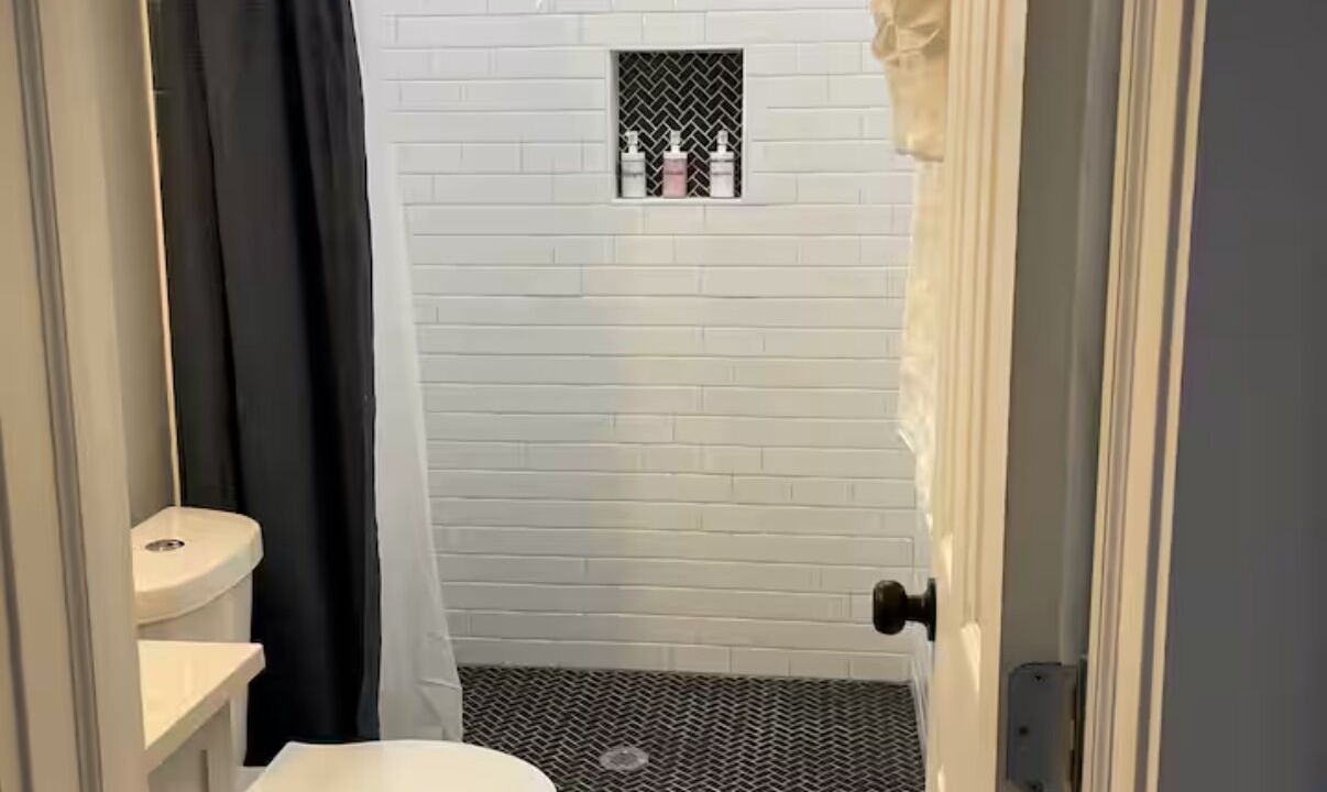 Photo of Bathroom in Stone Mountain