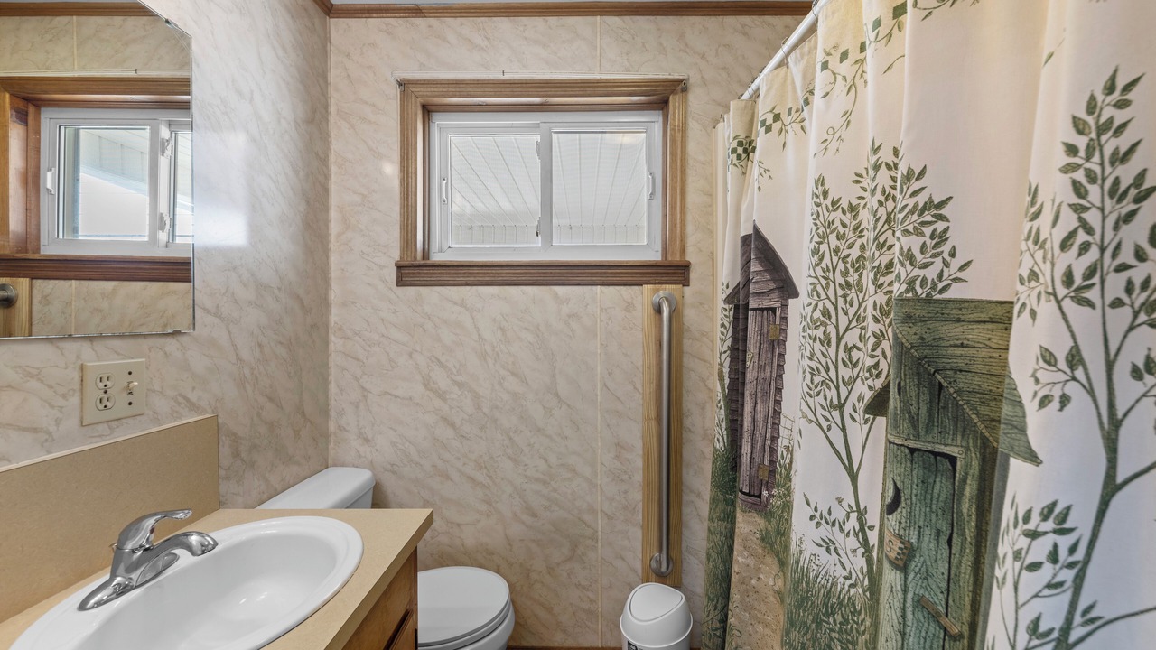 Photo of Bathroom in Newberry