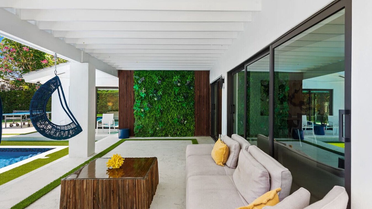 Photo of Patio Balcony in Hallandale Beach