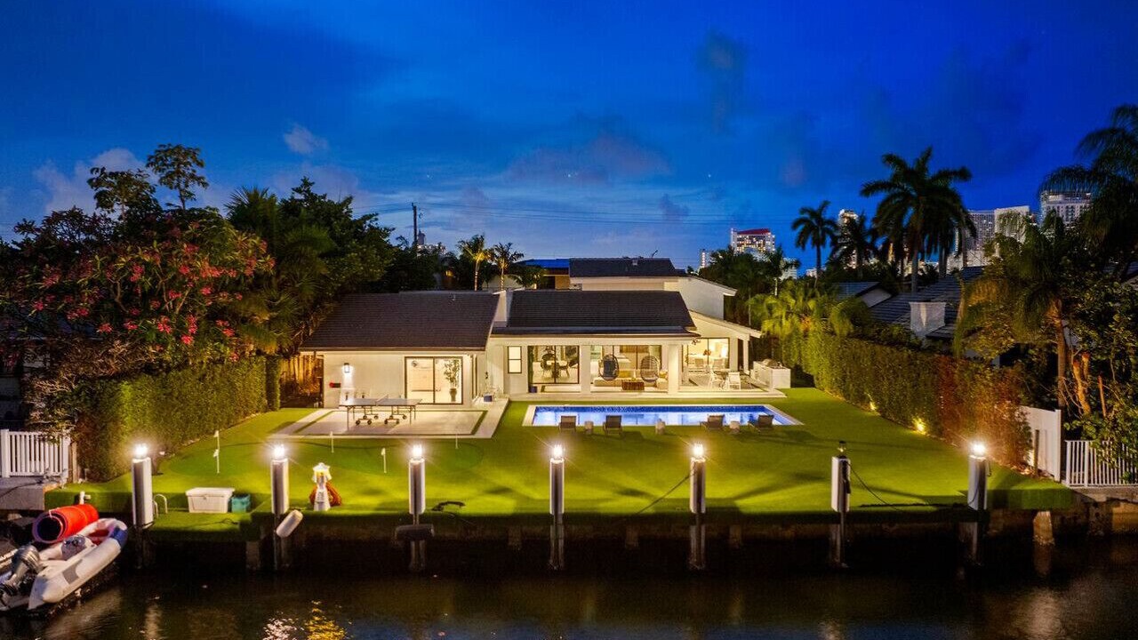 Photo of Outdoor in Hallandale Beach