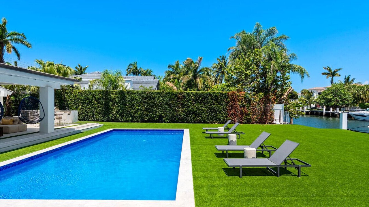 Photo of Outdoor in Hallandale Beach