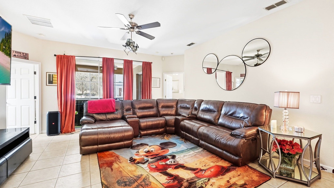Photo of Livingroom in Trafalgar Village